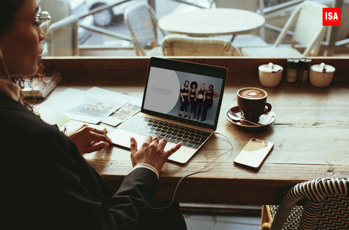 1 tháng chạy TikTok Ads hết bao nhiêu tiền? Lộ trình ngân sách cho Shop mới 6 1 tháng chạy TikTok Ads hết bao nhiêu tiền? Lộ trình ngân sách cho Shop mới
Meta Description: Bạn định chi bao nhiêu cho TikTok mỗi tháng? Khám phá 3 mức ngân sách từ 3 triệu đến 30 triệu và lộ trình phân bổ tiền để tối ưu ROI hiệu quả từ ISA Digital.(Sapo): Bước vào sân chơi TikTok Ads, sai lầm lớn nhất của các chủ shop là nạp tiền theo cảm hứng. "Tháng này nổ đơn thì nạp tiếp, không thì thôi" là tư duy khiến bạn mất trắng ngân sách. Vậy thực tế 1 tháng chạy TikTok Ads hết bao nhiêu tiền để có kết quả bền vững? Với kinh nghiệm thực chiến, tôi sẽ chia sẻ lộ trình 30 ngày phân bổ vốn, giúp bạn biến ngân sách quảng cáo thành khoản đầu tư sinh lời thay vì một khoản chi phí mất đi.1. Tại sao không có con số "cố định" cho ngân sách tháng?
Trong Digital Marketing, ngân sách dựa trên mục tiêu. Tuy nhiên, với TikTok – một nền tảng dựa trên nội dung video ngắn, chi phí 1 tháng của bạn sẽ bị chi phối bởi 3 yếu tố chính:
Giá trị đơn hàng (AOV): Bạn bán cái áo 100k sẽ cần ngân sách khác với việc bán bộ mỹ phẩm 2 triệu.
Tốc độ thử nghiệm (Testing Speed): Bạn muốn test 5 video/tháng hay 50 video/tháng?
Chỉ số CPA mục tiêu: Mức chi phí tối đa bạn có thể trả cho 1 đơn hàng mà vẫn có lãi.2. 3 Phân khúc ngân sách TikTok Ads phổ biến nhất 2026
Dựa trên dữ liệu từ các khách hàng tại ISA Digital, tôi chia ngân sách tháng thành 3 cấp độ:
2.1. Mức "Dò đường": 3.000.000đ – 5.000.000đ/tháng
Đây là mức ngân sách tối thiểu để một cá nhân hoặc shop nhỏ bắt đầu.
Mục tiêu: Làm quen trình quản lý, test 3-5 mẫu content, đo lường phản ứng thị trường.
Chiến thuật: Chỉ chạy 1-2 nhóm quảng cáo tập trung vào sản phẩm chủ lực.
Kỳ vọng: Có đơn lẻ tẻ, mục đích chính là thu thập dữ liệu về CTR (tỉ lệ click) để biết hướng làm video tiếp theo.
2.2. Mức "Tối ưu": 10.000.000đ – 20.000.000đ/tháng
Đứng ở góc độ một người làm SEO và Ads lâu năm, tôi khuyên các shop nên bắt đầu ở ngưỡng này.
Mục tiêu: Tìm ra "Video Win" và đạt điểm hòa vốn (Break-even).
Chiến thuật: Chạy đa dạng các tệp đối tượng (Sở thích, Hành vi, Broad).
Kỳ vọng: Đơn hàng về đều hàng ngày, bắt đầu có dữ liệu để tối ưu chi phí quảng cáo TikTok tổng thể.
2.3. Mức "Bứt phá": Trên 50.000.000đ/tháng
Dành cho các Brand hoặc Shop đã có quy trình vận hành chuẩn.
Mục tiêu: Chiếm lĩnh thị phần, phủ thương hiệu và Remarketing chuyên sâu.
Kỳ vọng: Doanh thu đột phá, chỉ số ROAS (lợi nhuận trên chi phí quảng cáo) ổn định từ 3.0 - 5.0.3. Lộ trình 30 ngày phân bổ ngân sách: Công thức 2-2-6
Để tránh tình trạng "đầu tháng hăng hái, cuối tháng hết tiền", bạn nên áp dụng công thức chia ngân sách theo giai đoạn:
Giai đoạn 1: Thăm dò (Ngày 1 - Ngày 7) – Chi 20% ngân sách
Nhiệm vụ: Test kịch bản video. Hãy chuẩn bị ít nhất 5 video khác nhau.
Lưu ý: Đừng quá lo lắng nếu TikTok Ads tốn tiền nhưng không ra đơn ở tuần đầu tiên. Đây là lúc máy học (Learning Phase) đang vận hành.
Giai đoạn 2: Lọc "Video Win" (Ngày 8 - Ngày 15) – Chi 20% ngân sách
Nhiệm vụ: Tắt các mẫu quảng cáo có chỉ số kém (CTR thấp, CPC quá cao). Dồn tiền vào mẫu có lượt tương tác tốt nhất.
Chỉ số cần soi: Tỉ lệ xem video 3s đầu và tỉ lệ click vào giỏ hàng.
Giai đoạn 3: Vít đơn (Ngày 16 - Ngày 30) – Chi 60% ngân sách
Nhiệm vụ: Tăng ngân sách cho các nhóm đang ra đơn đều.
Mẹo: Khi tăng tiền, đừng tăng quá 30% ngân sách/ngày để tránh làm loạn thuật toán máy học của TikTok.4. Những chi phí "ẩn" ngoài tiền nạp vào tài khoản
Khi tính toán 1 tháng chạy TikTok Ads hết bao nhiêu tiền, nhiều người thường bỏ quên các chi phí vệ tinh:
Chi phí sản xuất Video: Tiền thuê mẫu, thiết bị, bối cảnh hoặc phí edit video chuyên nghiệp.
Thuế VAT (5%): TikTok thu thuế này trực tiếp nếu bạn dùng tài khoản cá nhân tại Việt Nam.
Phí thanh toán quốc tế: Các ngân hàng thường thu phí quản lý giao dịch ngoại tệ từ thẻ Visa/Mastercard.5. Làm sao để quản lý ngân sách tháng không bị "hớ"?
Để kiểm soát dòng tiền, bạn cần nắm vững kỹ thuật đặt ngân sách:
Ngân sách trọn đời (Lifetime Budget): Giúp TikTok tự phân phối tiền vào những ngày/giờ có hiệu quả tốt nhất trong tháng.
Ngân sách hàng ngày (Daily Budget): Giúp bạn kiểm soát chi tiêu chặt chẽ mỗi ngày, không bị vọt ngân sách quá đà. Hãy xem chi tiết tại: TikTok Ads bao nhiêu tiền 1 ngày? Ngân sách tối thiểu để máy học thành công.6. Kết luận
1 tháng chạy TikTok Ads có thể tốn 3 triệu hoặc 3 tỷ, tùy thuộc vào tham vọng và năng lực nội dung của bạn. Tuy nhiên, chìa khóa luôn là sự kiên trì và tối ưu hóa dựa trên dữ liệu thực tế.
FAQ:
Có nên chạy ngắt quãng trong tháng không?
Không, việc tắt/mở quảng cáo liên tục sẽ khiến máy học phải bắt đầu lại từ đầu, gây lãng phí ngân sách.
Bao nhiêu đơn 1 tháng thì gọi là thành công? Success Rate phụ thuộc vào ROAS. Thông thường ROAS > 3 là bạn đã có thể bắt đầu Scale mạnh.💡 Bạn đang cần tư vấn lộ trình ngân sách riêng cho ngành hàng của mình? Đừng ngần ngại liên hệ với chuyên gia tại isadigital.edu.vn hoặc tham khảo thêm tại chuyên mục Kiến thức Marketing TikTok để được hỗ trợ 1-1!